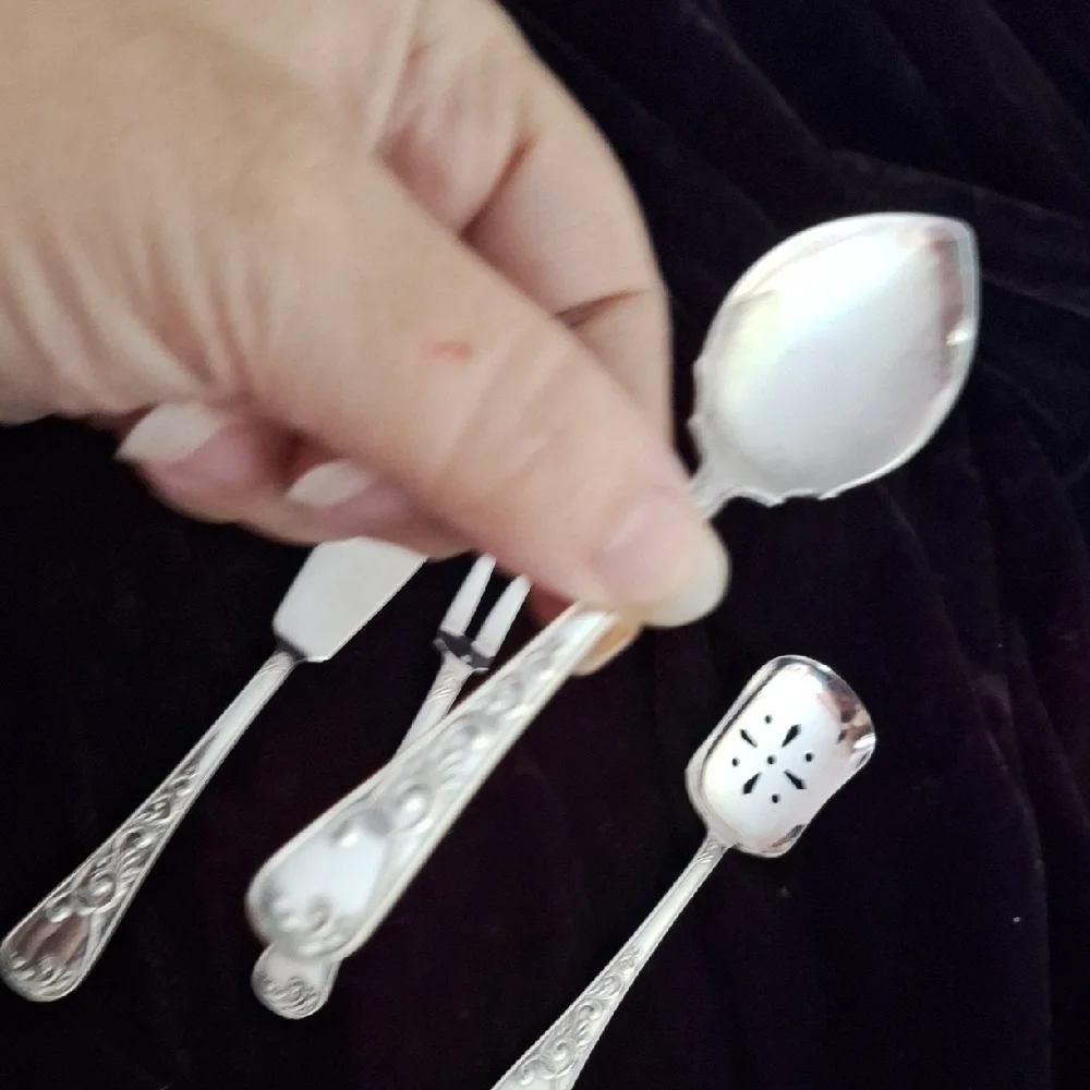 Vintage SElegant Silver Cutlery Set